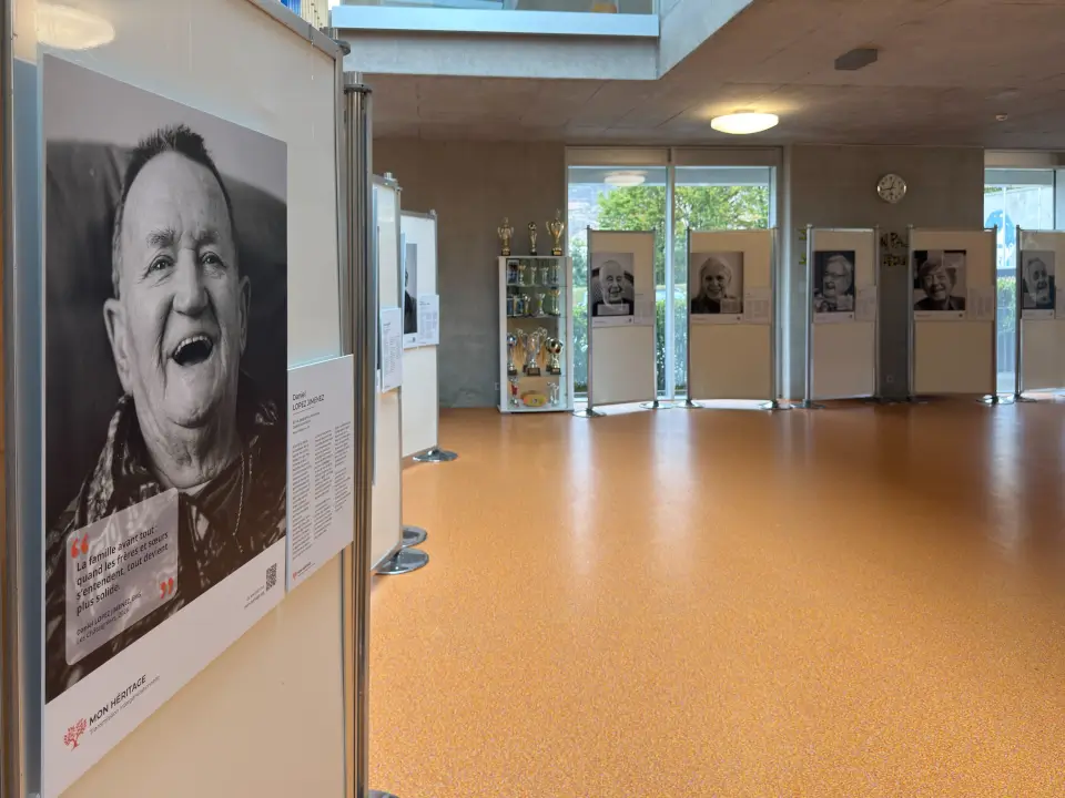 Le portrait de Daniel Lopez Jimenez, à l’entrée du hall